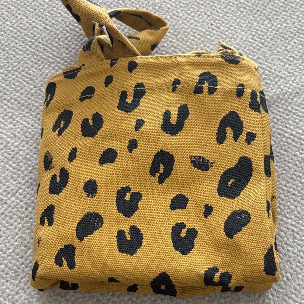 BAGGU Canvas Duck Bag- Cheetah / Leopard Print Tote Bag - Yellow and Black - Picture 11 of 12